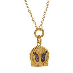 Gold Butterfly Locket Necklace Q441